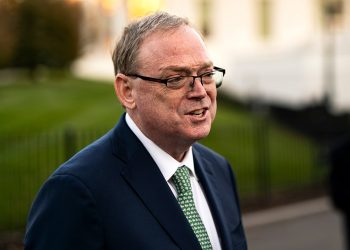 Kevin Hassett floats ‘Trump card’ proposal after pushback on credit card interest rate cap