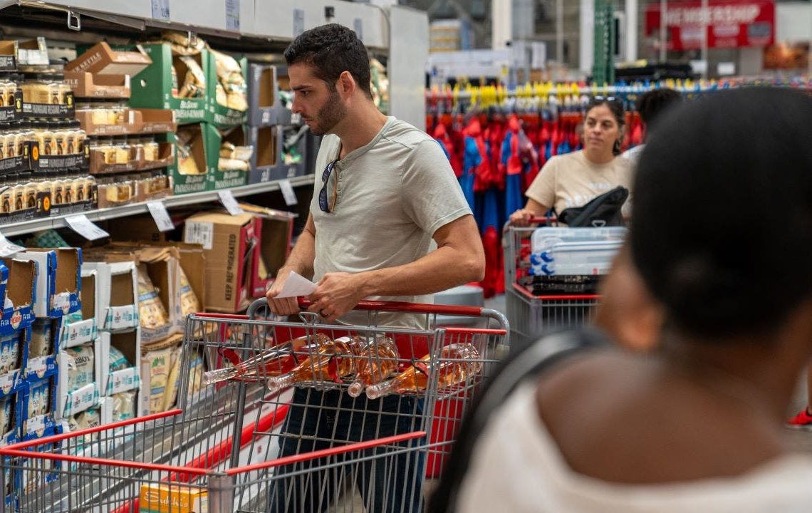 Consumer sentiment rises above expectations in January but remains below last year’s level