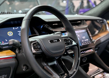 Chrysler recalls more than 450,000 vehicles over brake light failure