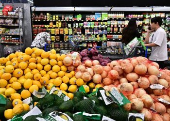 Consumer confidence plunges to lowest level in more than a decade